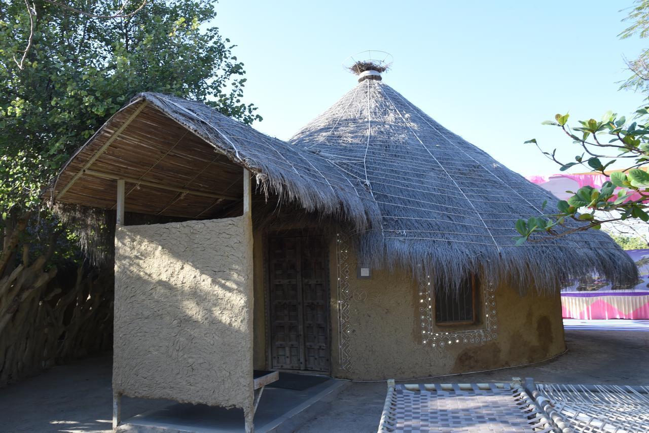 Amrut Bagh Resort Chobari Zewnętrze zdjęcie