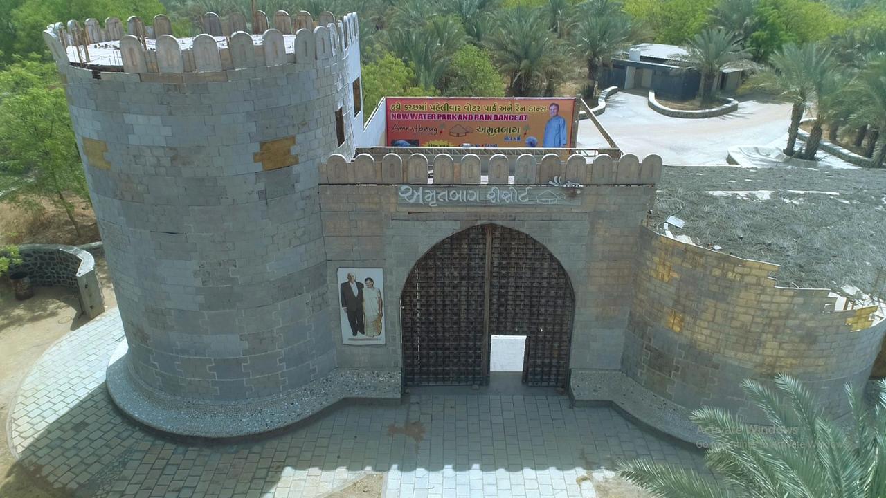 Amrut Bagh Resort Chobari Zewnętrze zdjęcie